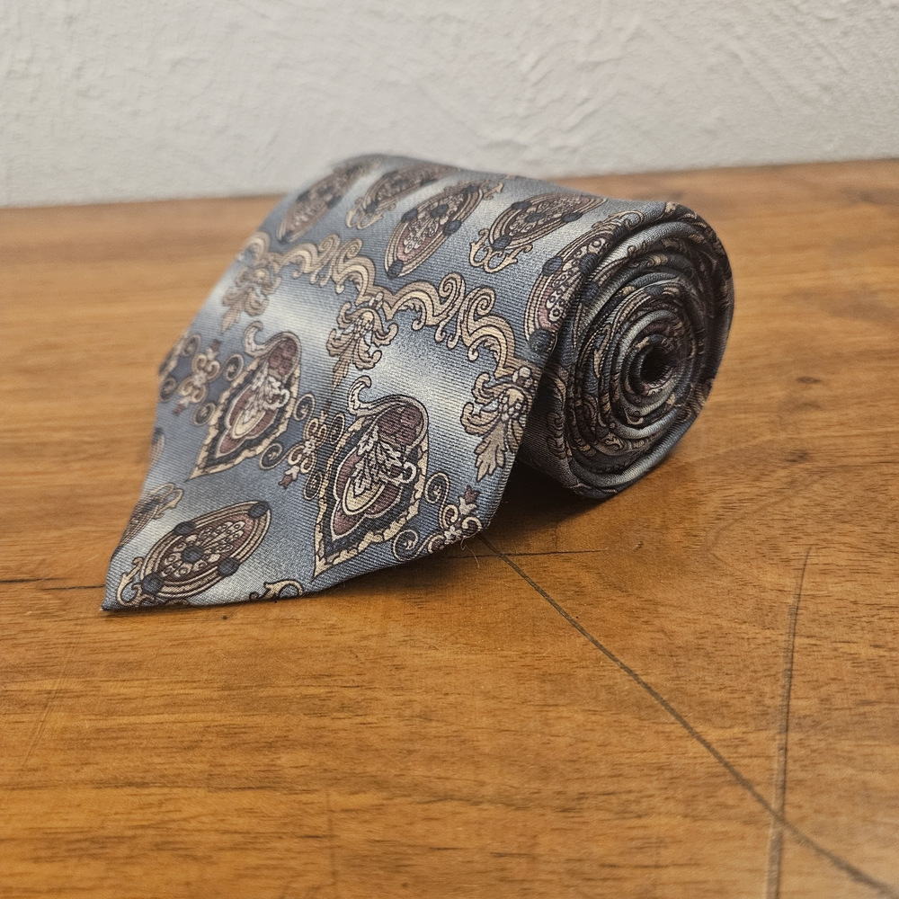 Vintage Oscar de la Renta Tie Mens 100% Imported Silk Blue Tan Made In USA